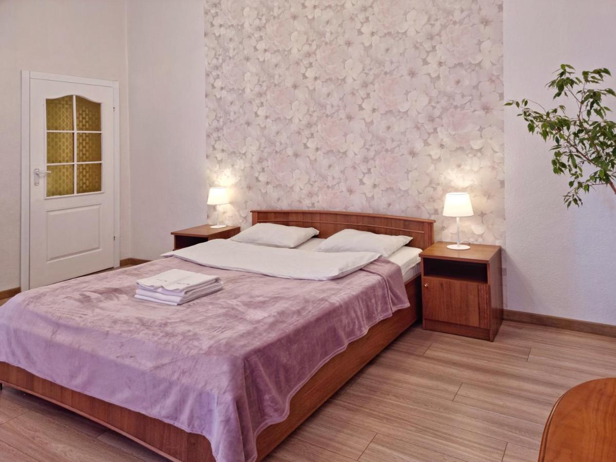 Home-Hotel Apartments On Maidan Nezalezhnosti Square Kiev Luaran gambar
