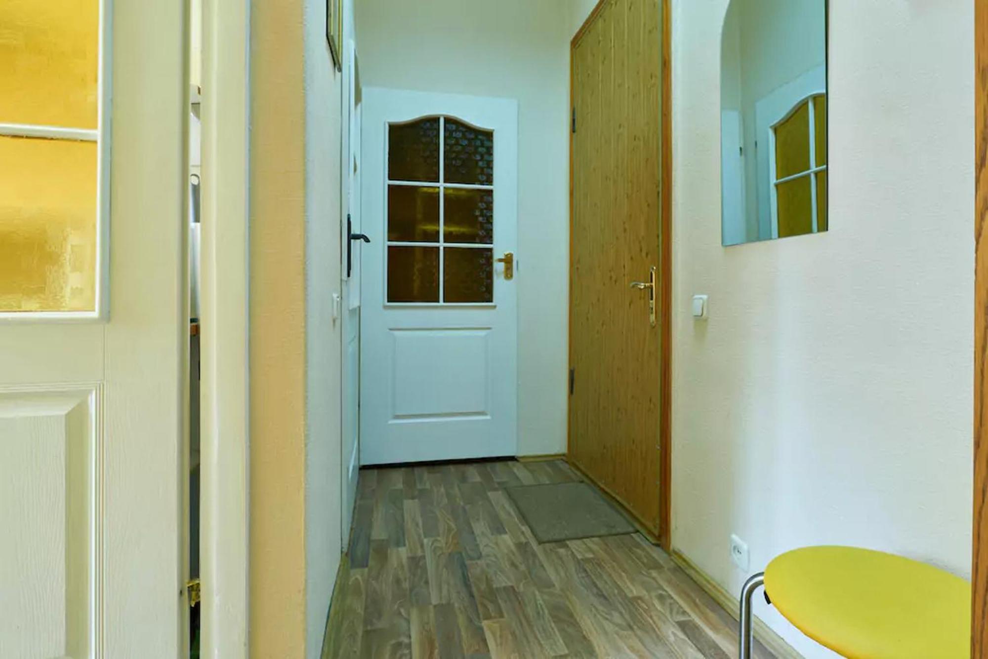 Home-Hotel Apartments On Maidan Nezalezhnosti Square Kiev Bilik gambar