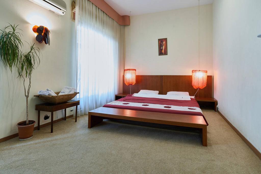 Home-Hotel Apartments On Maidan Nezalezhnosti Square Kiev Luaran gambar