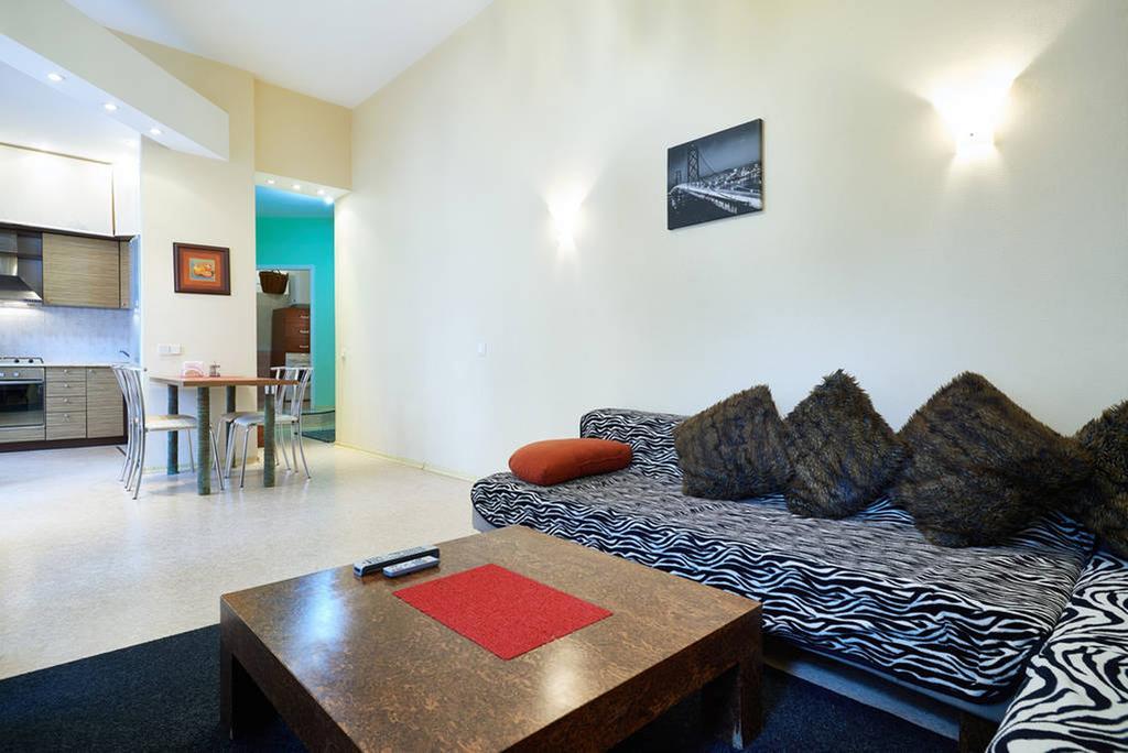 Home-Hotel Apartments On Maidan Nezalezhnosti Square Kiev Luaran gambar